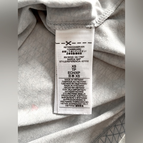 ❗️CLEAROUT❗️GAP FIT Breathe grey print cropped muscle TANK TOP Size XS - Picture 5 of 6